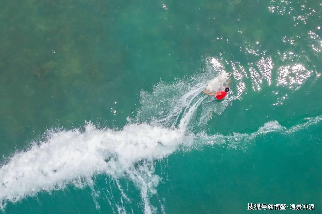 贝莱德基金首位基金经理黯然离场,本土和外来共同执掌